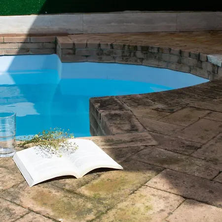 Daire Wonderful Bustini With Pool, Roma *
