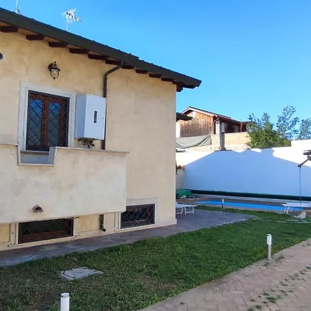 Wonderful Bustini With Pool, Roma *