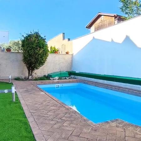Wonderful Bustini With Pool, Roma *
